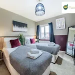 3 Bedroom House With 5 Beds House By Passionfruit Properties Near Coventry City Centre - Bcc